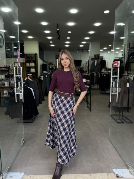 تنورة كاروهات