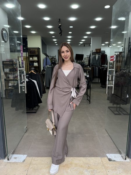 طقم مع ربطة