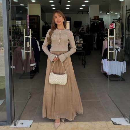 طقم تنورة وبلوزة