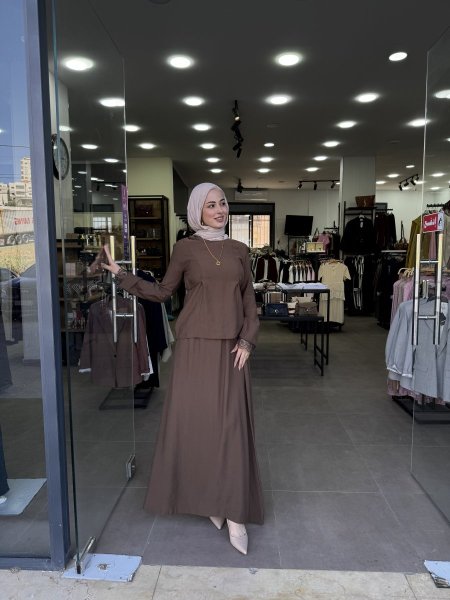 طقم بلوزة وتنورة