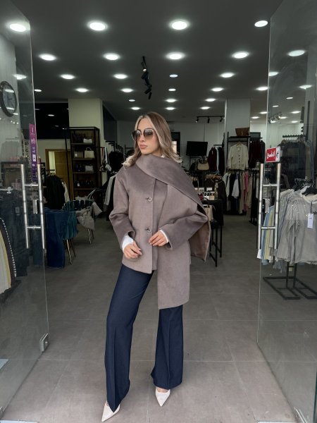 جاكيت مع لفحة